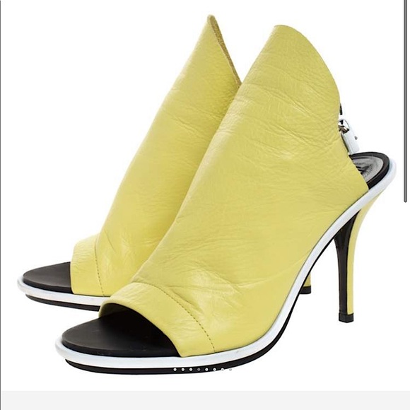Balenciaga Shoes - Balenciaga Lime leather peep toe “ glove” sandal heel size 37